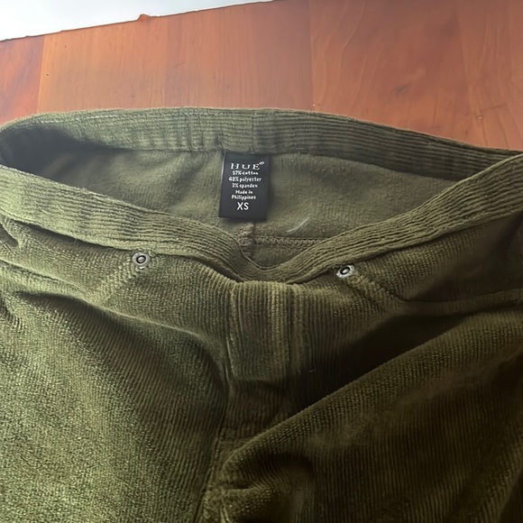 Hue corduroy style ivy green leggings. Size XS. Like new - Picture 2 of 2